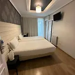 ホテル ピラール プラザ サラゴサ