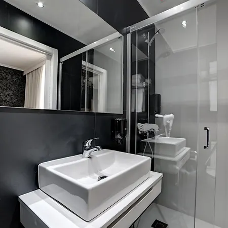 Pilar Plaza Hotel 3*