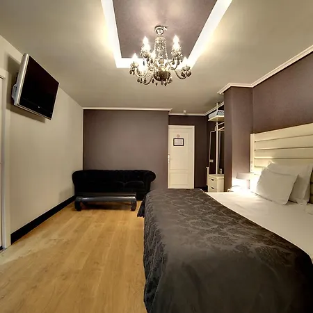 Pilar Plaza Hotel 3*