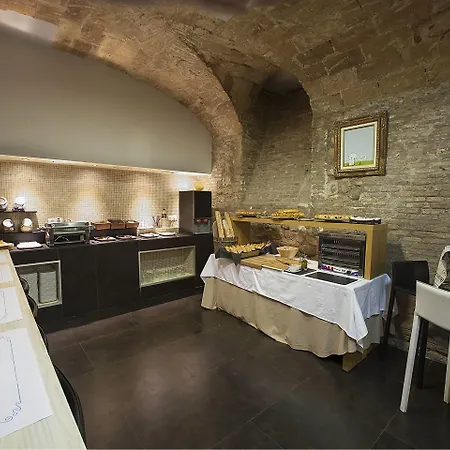 Pilar Plaza Hotel 3*