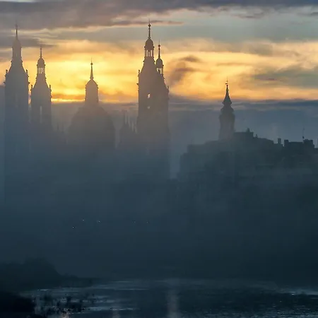 皮拉尔广场酒店 酒店 3*