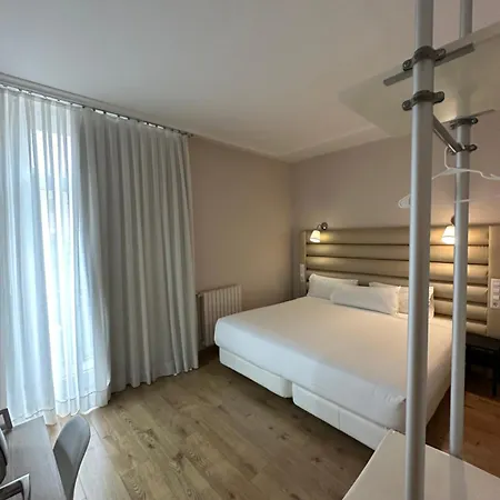 Pilar Plaza Hotel
