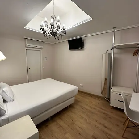 Pilar Plaza 3*