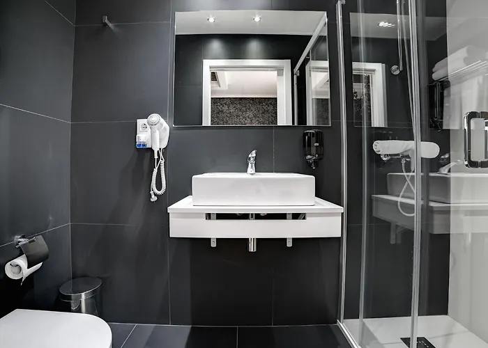 Pilar Plaza Hotell 3*