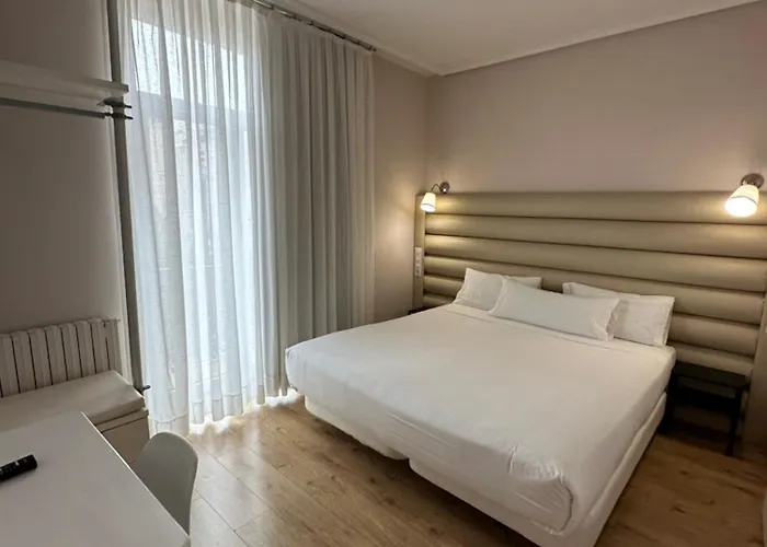 Pilar Plaza Hotel 3*