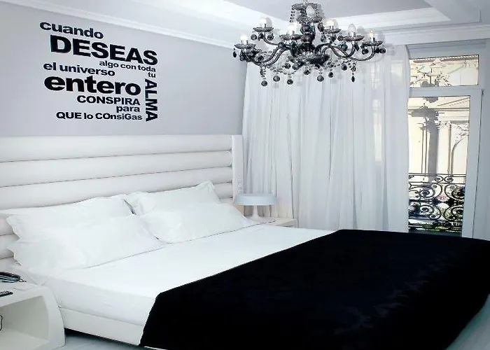 מלון Pilar Plaza 3*